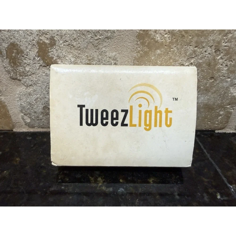 TweezLight LIGHT Up TWEEZERS NEW In Box Spare Batteries‎ Case NOS